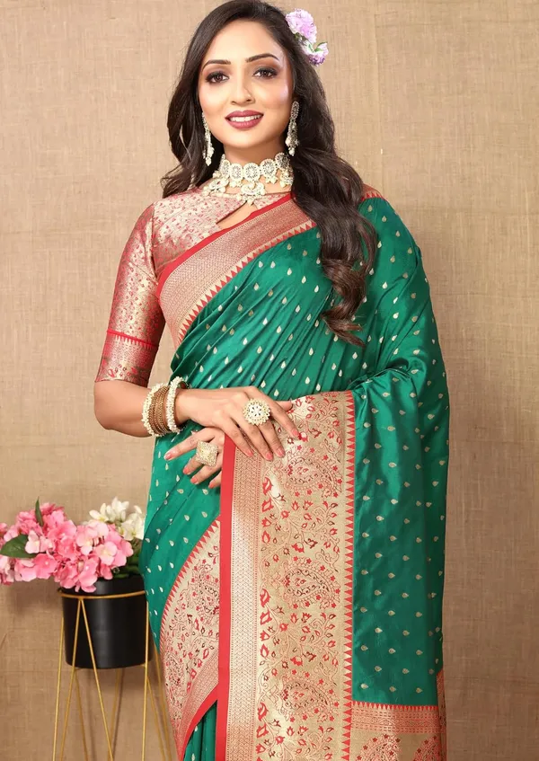 Women_Lichi_Silk_Kanjivaram_Saree_With_Blouse_Piece