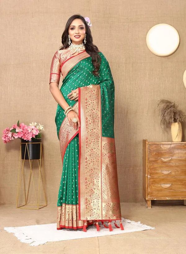 Women_Lichi_Silk_Kanjivaram_Saree_With_Blouse_Piece