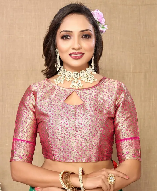 Women_Lichi_Silk_Kanjivaram_Saree_With_Blouse_Piece