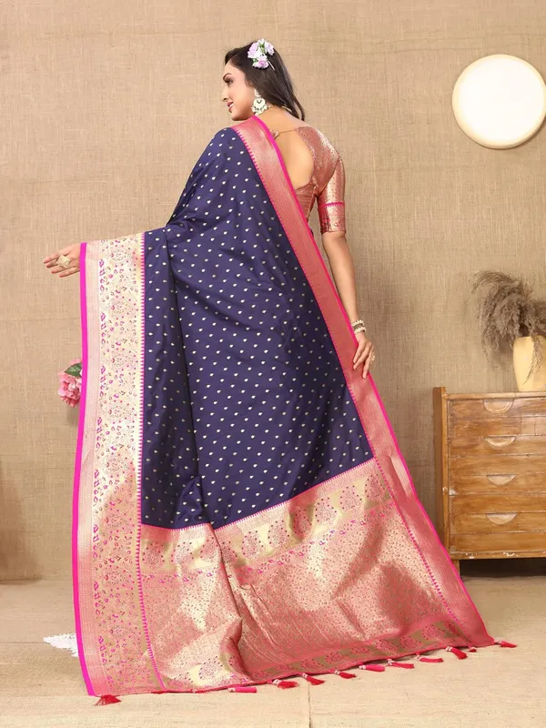 Women_Lichi_Silk_Kanjivaram_Saree_With_Unstitched_Blouse_Piece