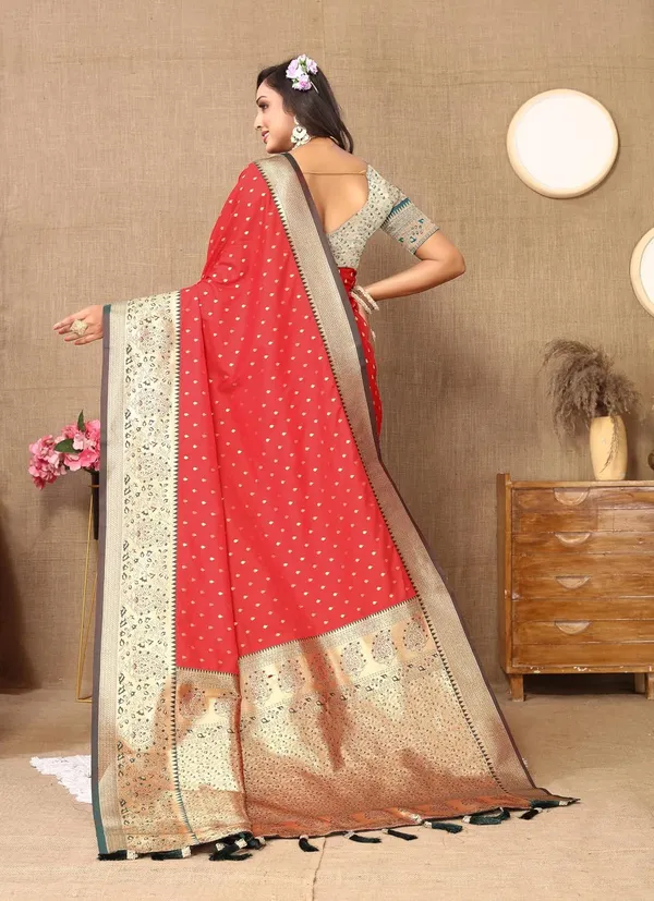 Women_Paithani_Lichi_Silk_Kanjivaram_Saree_With_Unstitched_Blouse_Piece