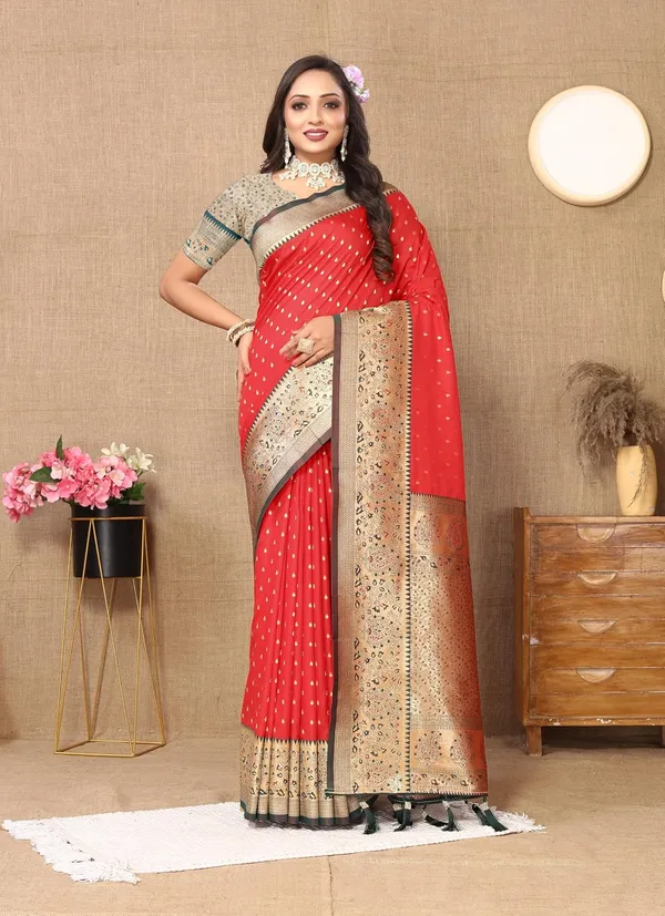 Women_Paithani_Lichi_Silk_Kanjivaram_Saree_With_Unstitched_Blouse_Piece