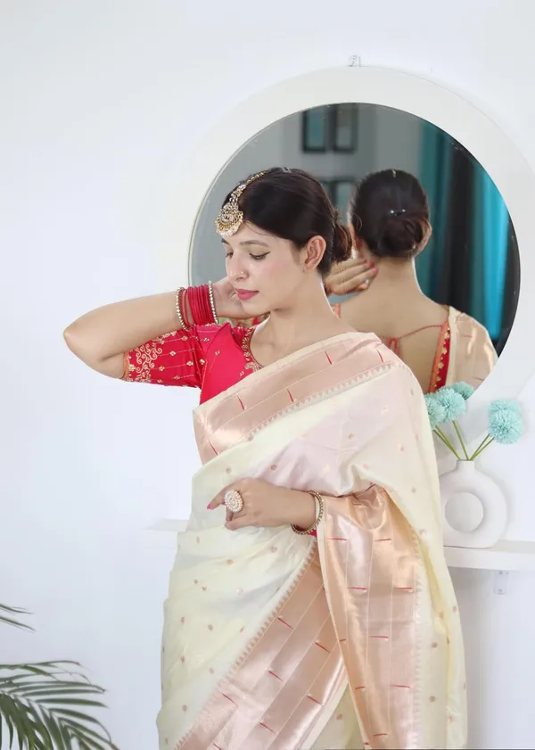 Women_Lichi_Silk_Kanjivaram_Saree_With_Blouse_Piece