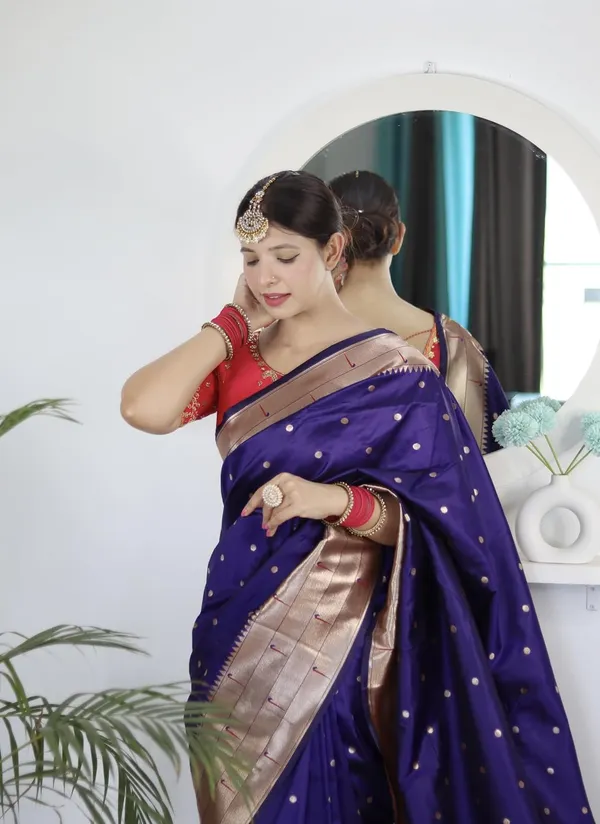 Women_Lichi_Silk_Kanjivaram_Saree_With_Blouse_Piece