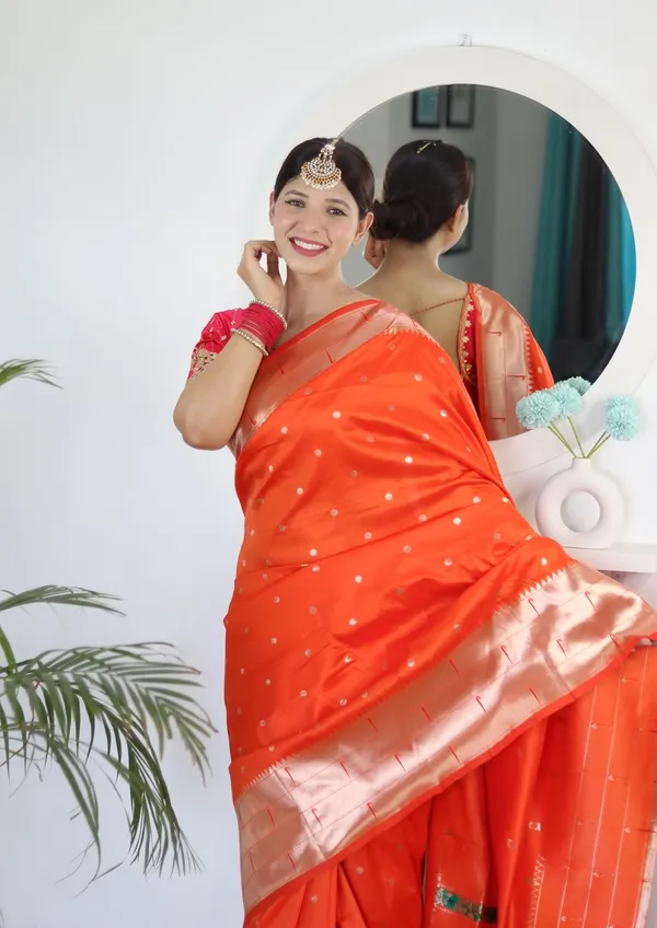 Women_Lichi_Silk_Kanjivaram_Saree_With_Blouse_Piece