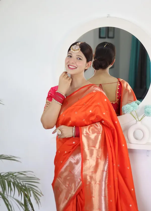Women_Lichi_Silk_Kanjivaram_Saree_With_Blouse_Piece