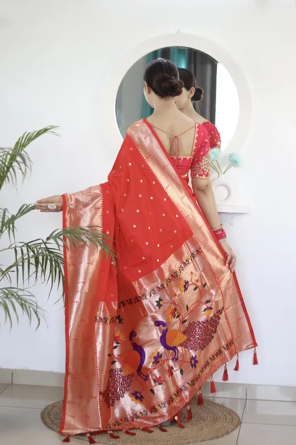 Women_Paithani_Lichi_Silk_Kanjivaram_Saree_With_Unstitched_Blouse_Piece