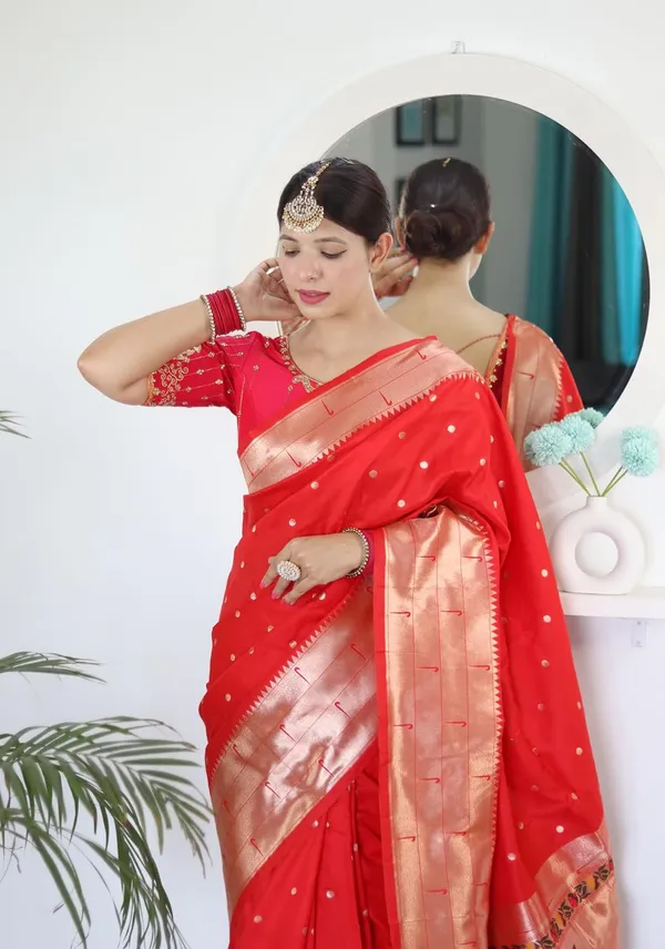 Women_Paithani_Lichi_Silk_Kanjivaram_Saree_With_Unstitched_Blouse_Piece