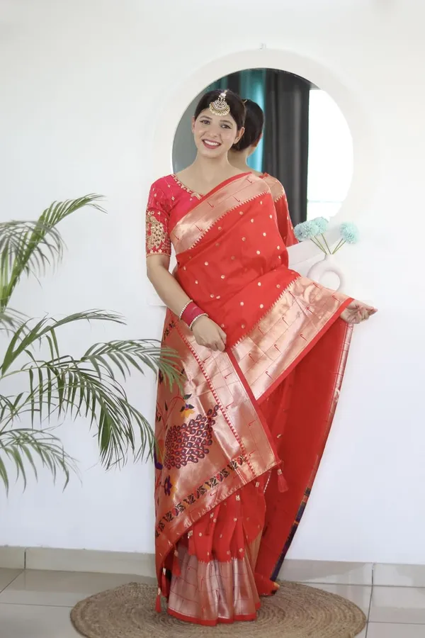 Women_Paithani_Lichi_Silk_Kanjivaram_Saree_With_Unstitched_Blouse_Piece