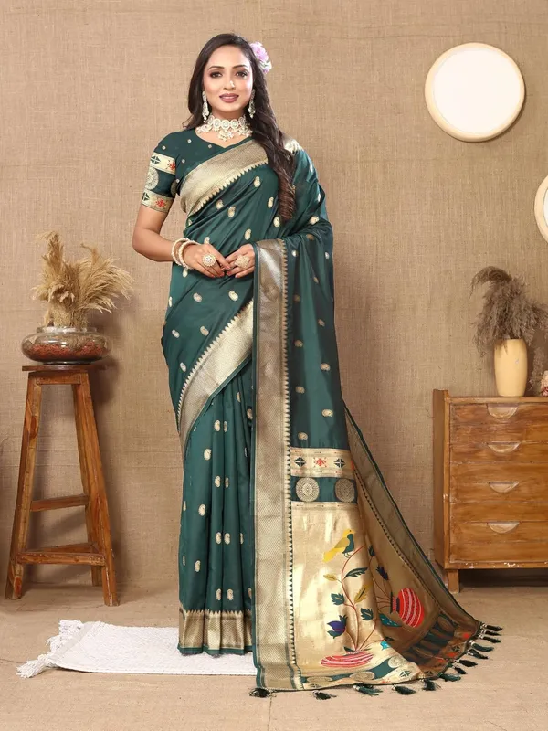 Women_Lichi_Silk_Kanjivaram_Saree_With_Unstitched_Blouse_Piece