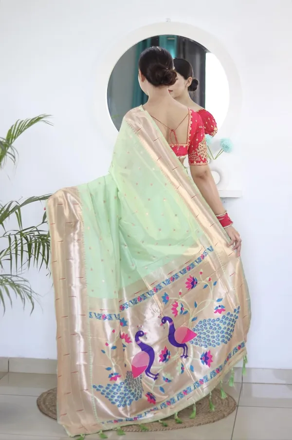 Women_Lichi_Silk_Kanjivaram_Saree_With_Unstitched_Blouse_Piece