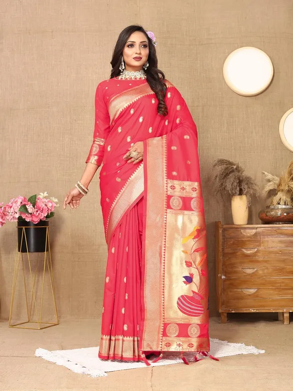 Women_Paithani_Lichi_Silk_Kanjivaram_Saree_With_Unstitched_Blouse_Piece
