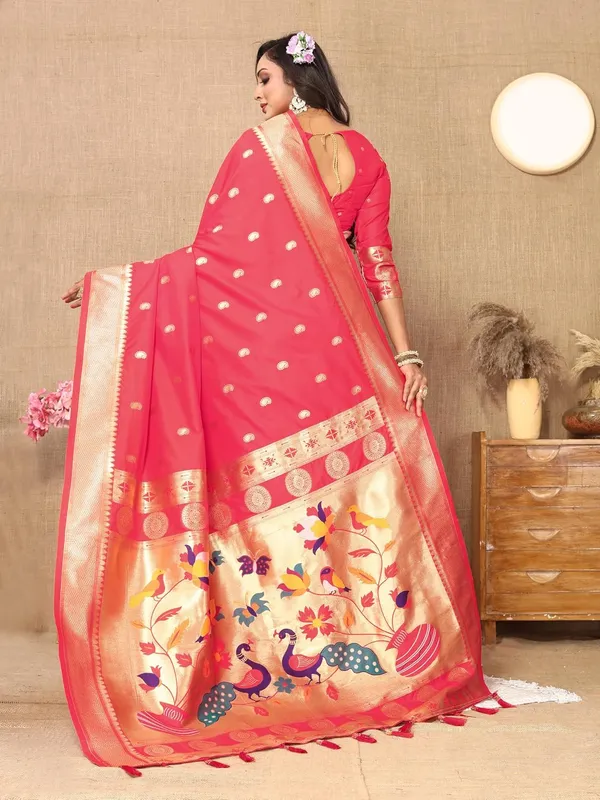 Women_Paithani_Lichi_Silk_Kanjivaram_Saree_With_Unstitched_Blouse_Piece