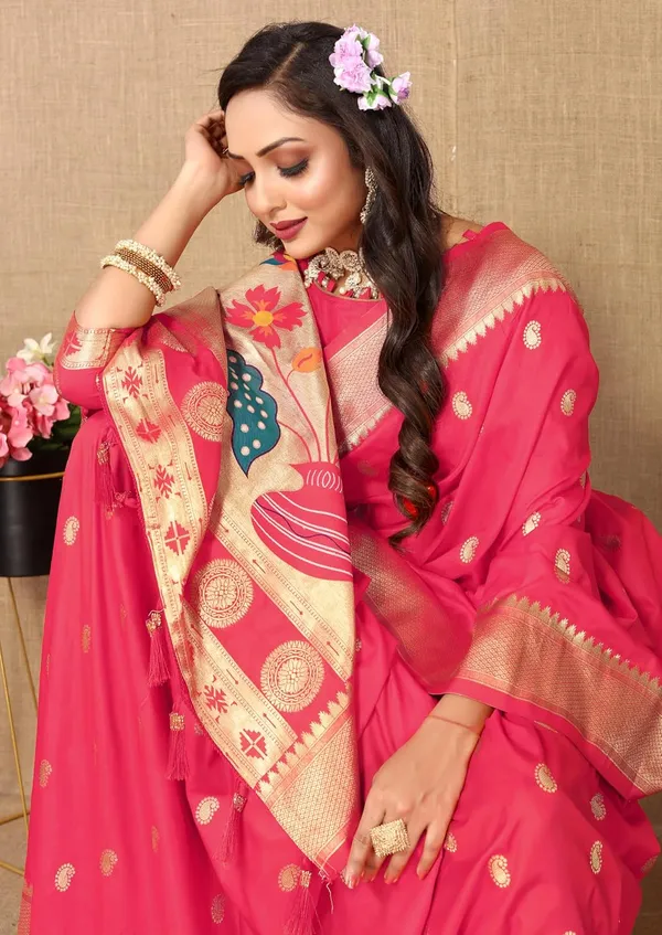 Women_Paithani_Lichi_Silk_Kanjivaram_Saree_With_Unstitched_Blouse_Piece