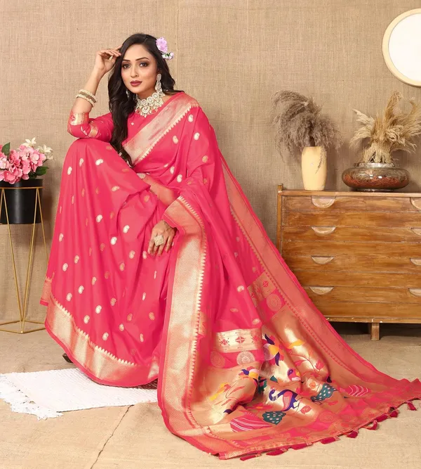 Women_Paithani_Lichi_Silk_Kanjivaram_Saree_With_Unstitched_Blouse_Piece