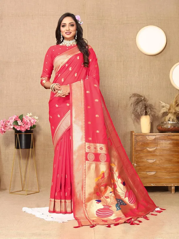 Women_Paithani_Lichi_Silk_Kanjivaram_Saree_With_Unstitched_Blouse_Piece