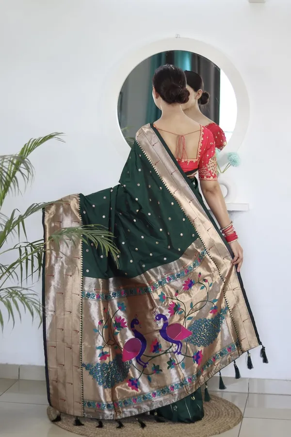 Women_Paithani_Lichi_Silk_Kanjivaram_Saree_With_Unstitched_Blouse_Piece
