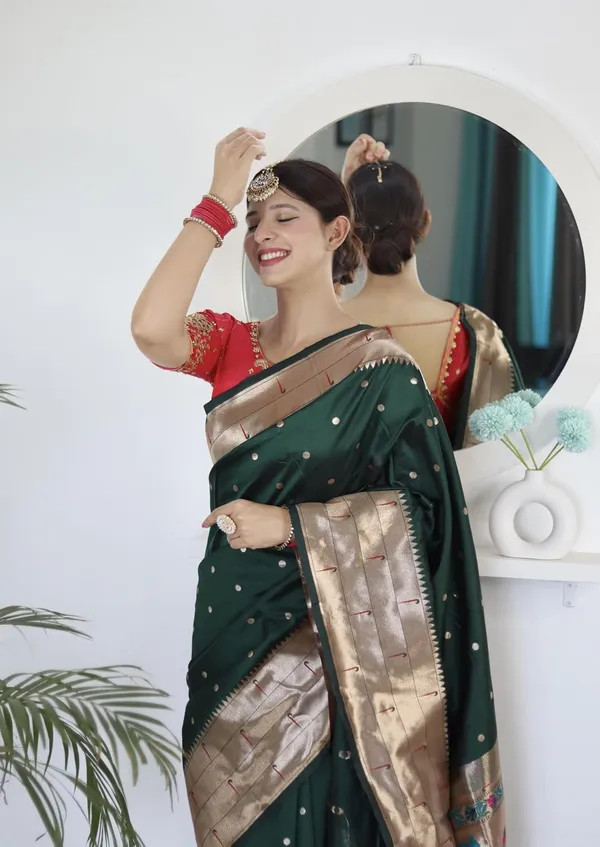 Women_Paithani_Lichi_Silk_Kanjivaram_Saree_With_Unstitched_Blouse_Piece