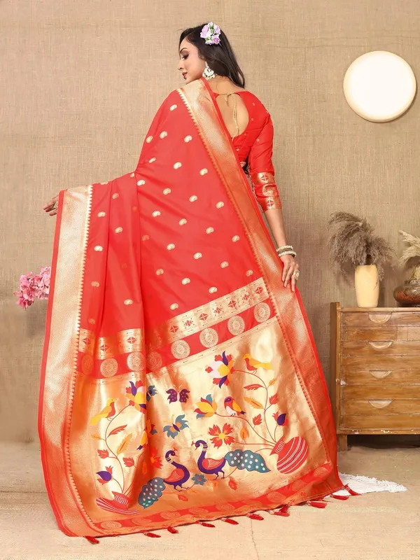 Women_Lichi_Silk_Kanjivaram_Saree_With_Unstitched_Blouse_Piece