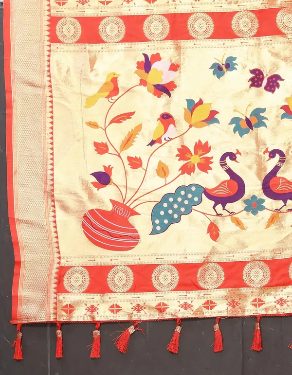 Women_Lichi_Silk_Kanjivaram_Saree_With_Unstitched_Blouse_Piece
