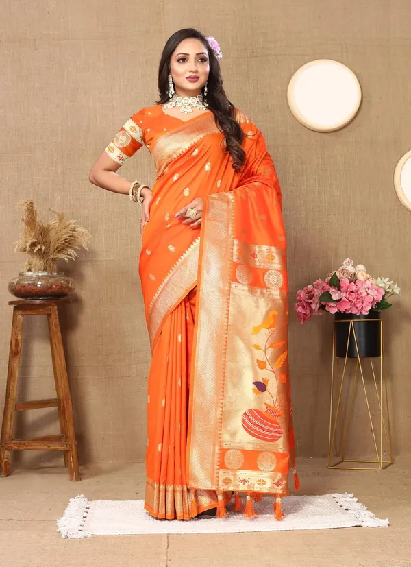 Women_Lichi_Silk_Kanjivaram_Saree_With_Blouse_Piece