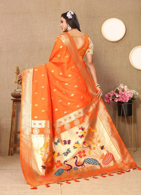 Women_Lichi_Silk_Kanjivaram_Saree_With_Blouse_Piece