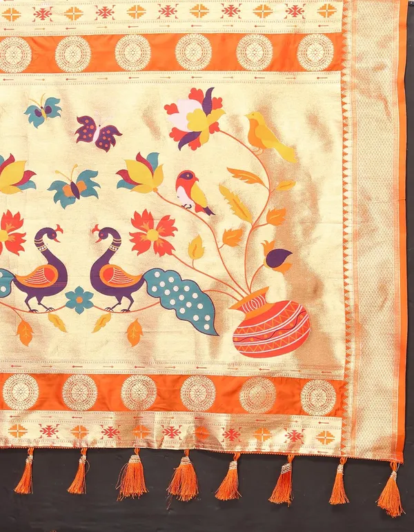 Women_Lichi_Silk_Kanjivaram_Saree_With_Blouse_Piece
