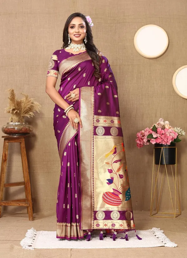 Women_Paithani_Lichi_Silk_Kanjivaram_Saree_With_Unstitched_Blouse_Piece