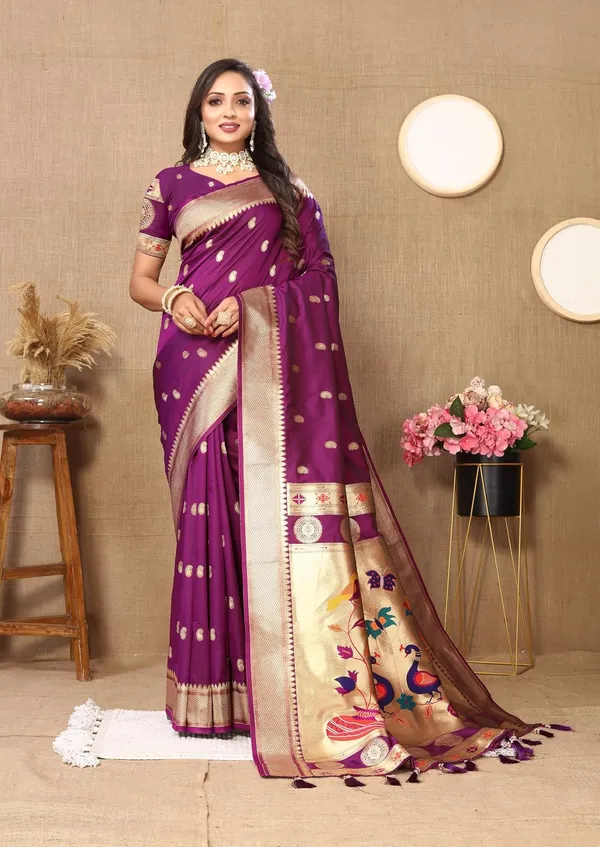 Women_Paithani_Lichi_Silk_Kanjivaram_Saree_With_Unstitched_Blouse_Piece