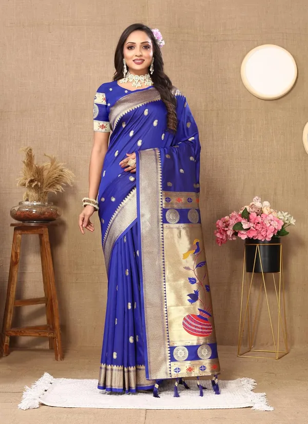 Women_Lichi_Silk_Kanjivaram_Saree_With_Blouse_Piece