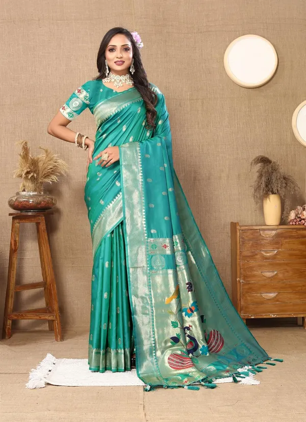 Women_Paithani_Lichi_Silk_Kanjivaram_Saree_With_Blouse_Piece