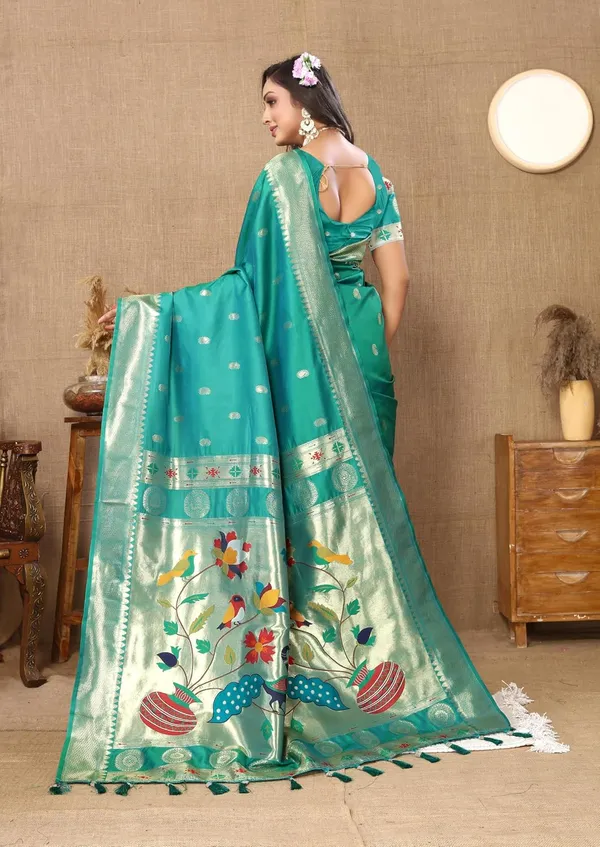 Women_Paithani_Lichi_Silk_Kanjivaram_Saree_With_Blouse_Piece