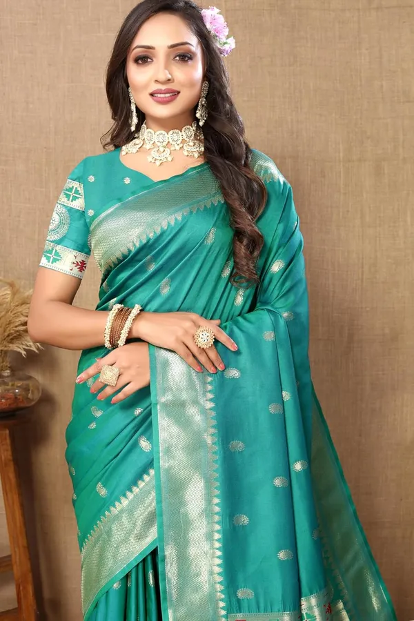 Women_Paithani_Lichi_Silk_Kanjivaram_Saree_With_Blouse_Piece