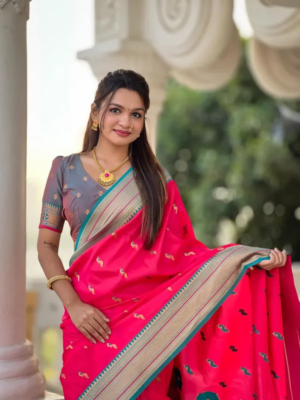 Women_Paithani_Lichi_Silk_Kanjivaram_Saree_With_Unstitched_Blouse_Piece