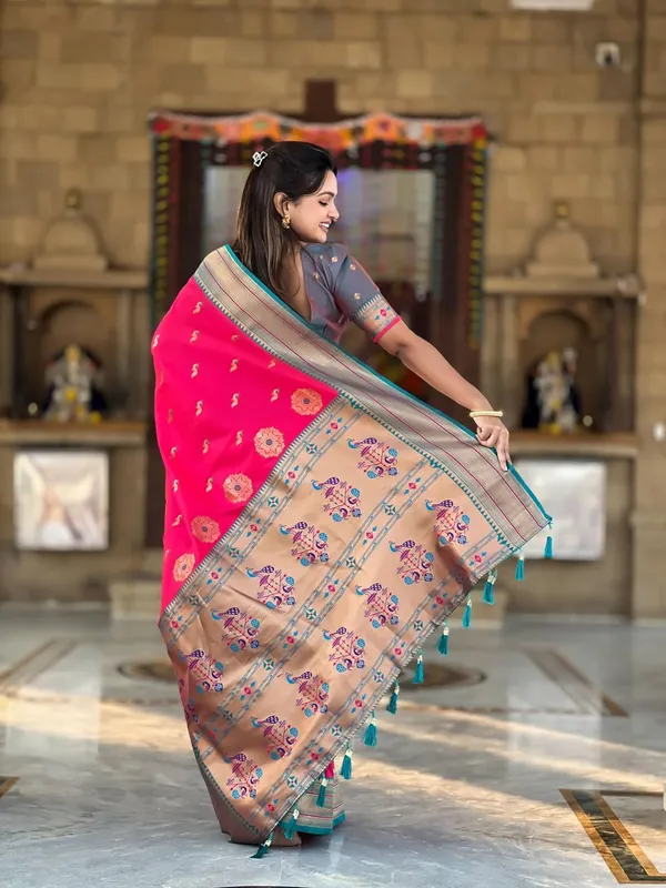 Women_Paithani_Lichi_Silk_Kanjivaram_Saree_With_Unstitched_Blouse_Piece