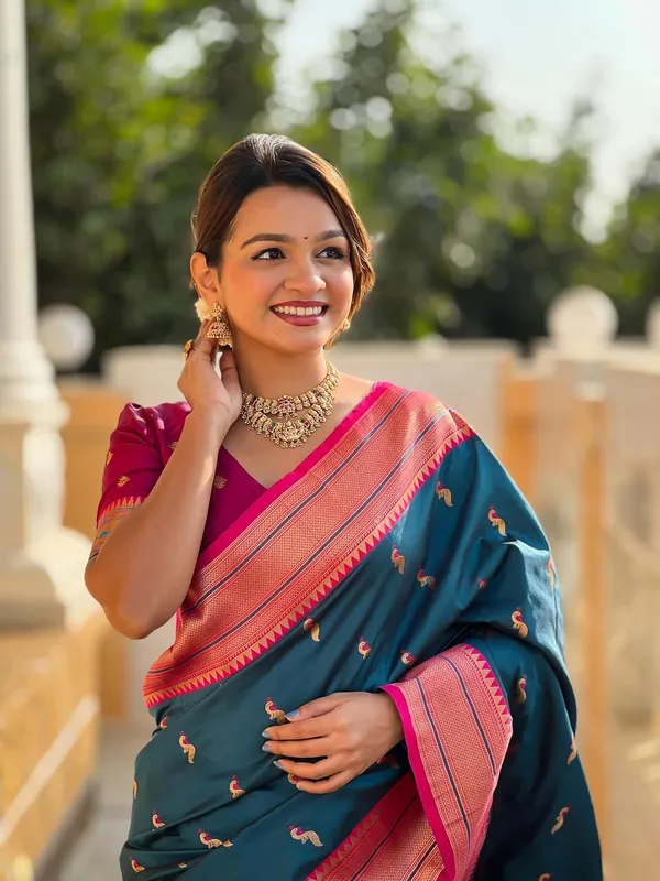 Women_Lichi_Silk_Kanjivaram_Saree_With_Blouse_Piece