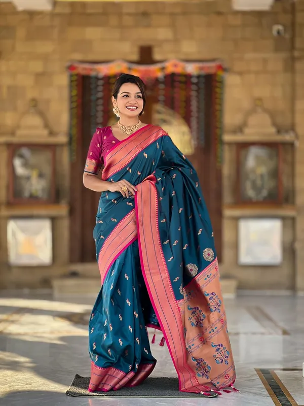 Women_Lichi_Silk_Kanjivaram_Saree_With_Blouse_Piece