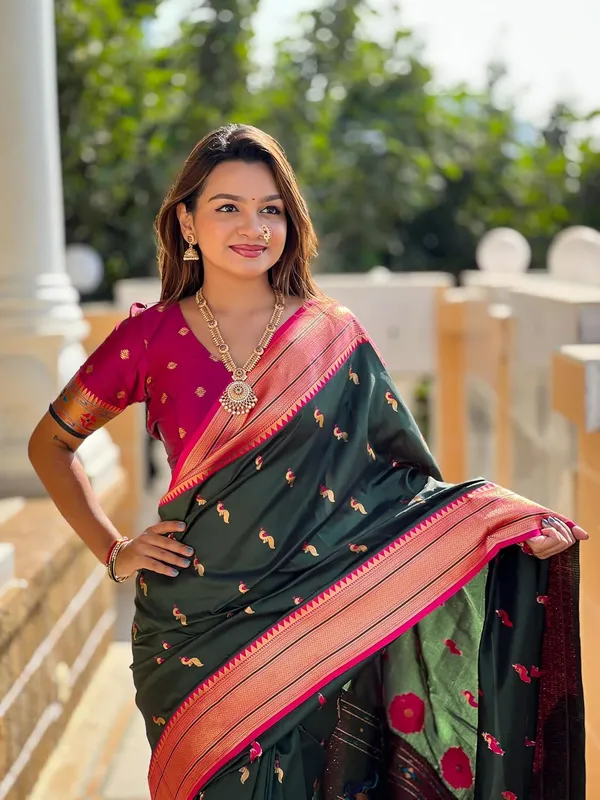 Women_Lichi_Silk_Kanjivaram_Saree_With_Unstitched_Blouse_Piece