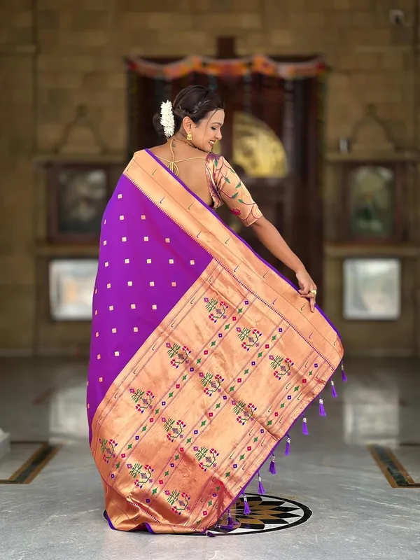 WoMensilk_Blend_Paithani_Saree_With_Unstitched_Blouse_Piece