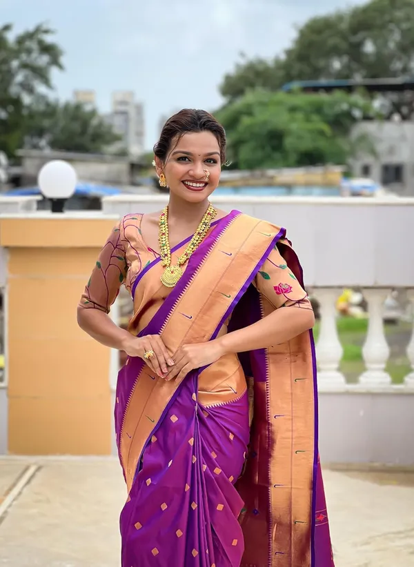 WoMensilk_Blend_Paithani_Saree_With_Unstitched_Blouse_Piece