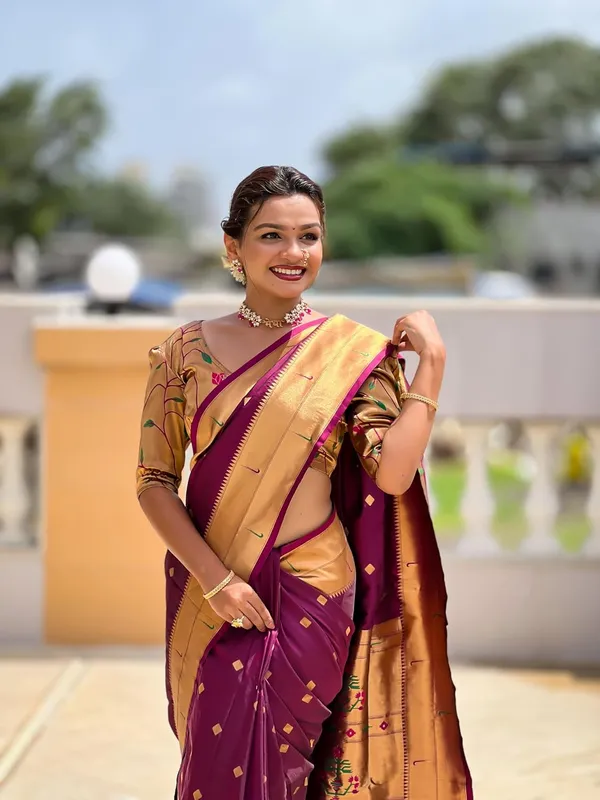 WoMensilk_Blend_Paithani_Saree_With_Unstitched_Blouse_Piece