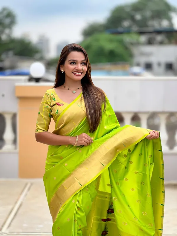 WoMensilk_Blend_Paithani_Saree_With_Unstitched_Blouse_Piece