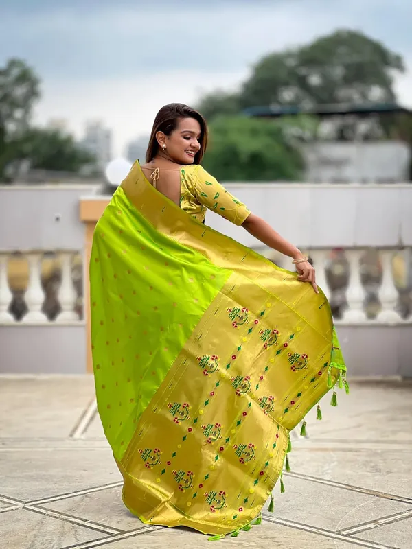 WoMensilk_Blend_Paithani_Saree_With_Unstitched_Blouse_Piece