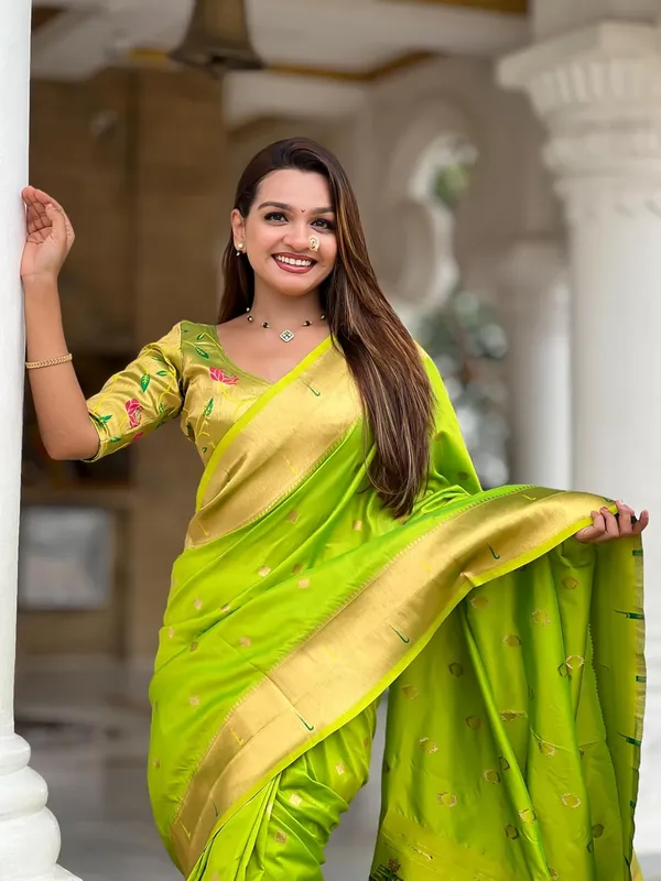 WoMensilk_Blend_Paithani_Saree_With_Unstitched_Blouse_Piece
