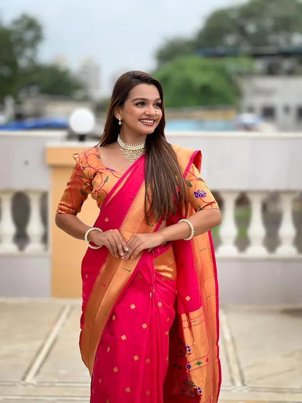 WoMensilk_Blend_Paithani_Saree_With_Unstitched_Blouse_Piece
