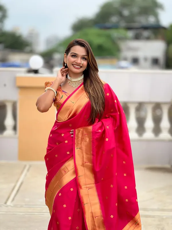 WoMensilk_Blend_Paithani_Saree_With_Unstitched_Blouse_Piece