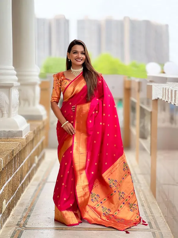 WoMensilk_Blend_Paithani_Saree_With_Unstitched_Blouse_Piece