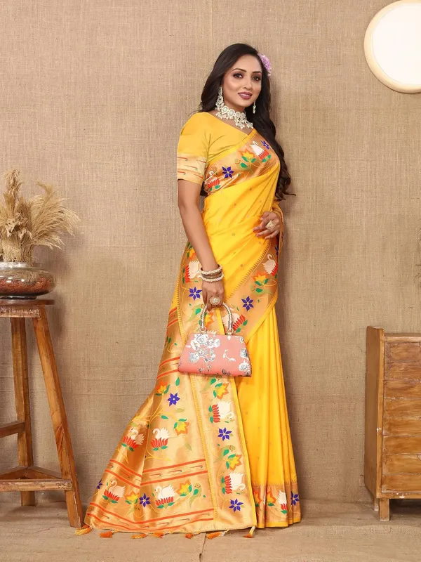 WoMensilk_Paithani_Saree_With_Blouse_Piece