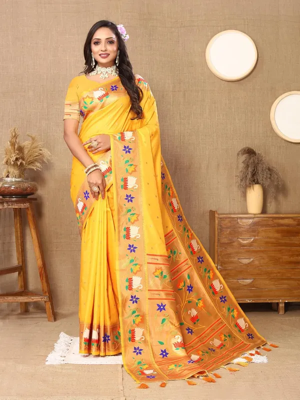 WoMensilk_Paithani_Saree_With_Blouse_Piece