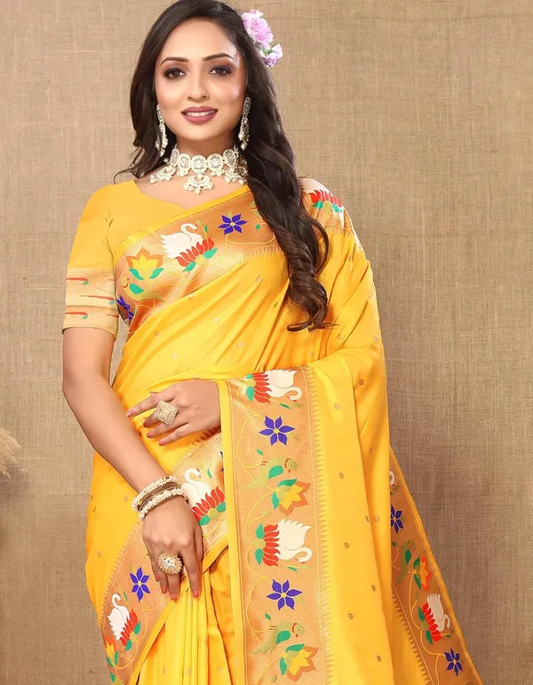 WoMensilk_Paithani_Saree_With_Blouse_Piece